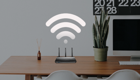 router en una mesa