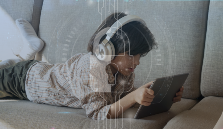 niño usando tablet